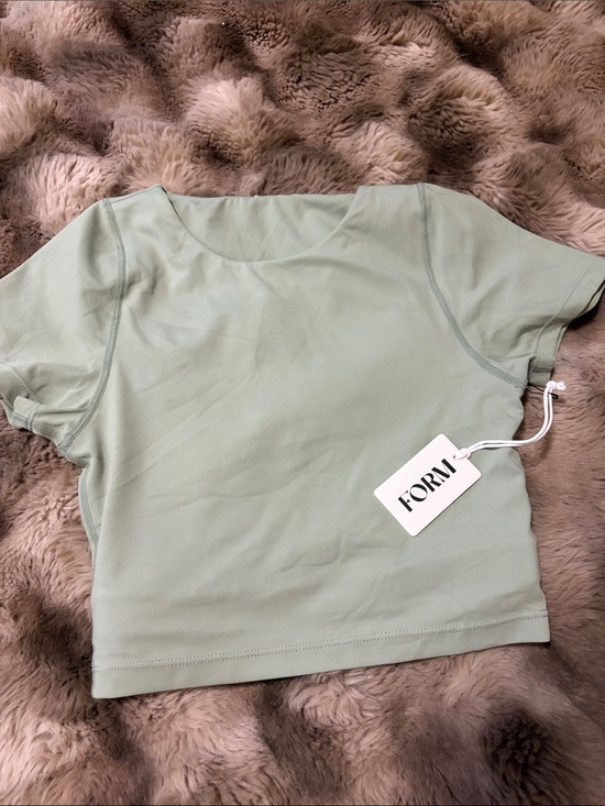 FORM Tops - Sage Green FORM Active Crop Top